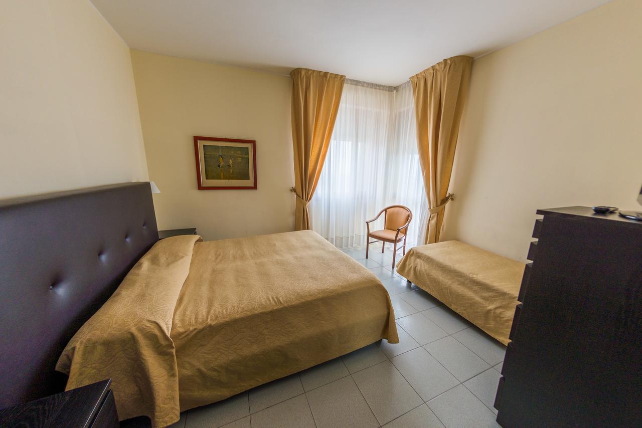 Hotel Ambasciatori Sottomarina Extérieur photo